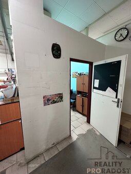PRONÁJEM SKLADU - DÍLNY + KANCELÁŘ O VÝMĚŘE 181m2 - 4