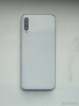 Samsung Galaxy A70 bílá + zdarma nabíječka, kabel a kryt - 4