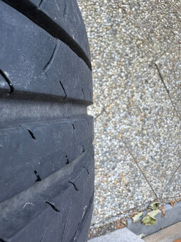 Toyota Camry, Dunlop 235/45 R18 - 4