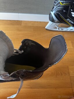 Brusle CCM Tacks 9050 (vel 8,5 = 44 EUR) - 4