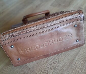 Kožená kabelka FREDsBRUDER zánovní - 4