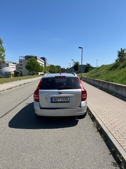 Kia Cee’d 1.4i 80 kW (2009) – benzín - 4