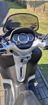 Piaggio MP3 125 - 4