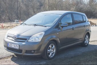 Toyota corrola verso - 4