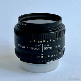 Nikon AF Nikkor 50mm 1.8 D + polarizační filtr B+W - 4