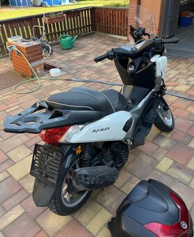Prodám Yamaha Nmax 125,r.v 2018 na náhradní díly bouraná. - 4