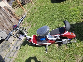 Elektro koloběžka motorka - 4