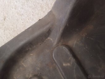 Škoda 105/120 guma za zadní sedadla - 4