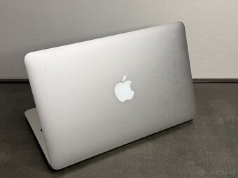 Macbook Air 11" 2010 / C2D / 2GB / 64GB / DPH - 4