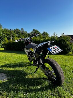 Husqvarna 701 supermoto - 4