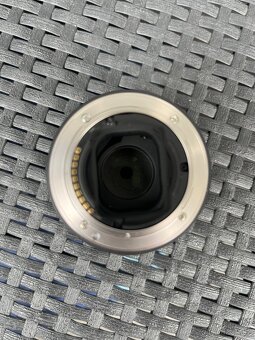 SONY FE 50mm f/1.8 - 4