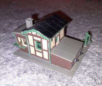 Nádražní domek domeček do kolejiště TT - 4