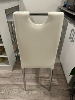 Jídelní stůl se židlemi - 4