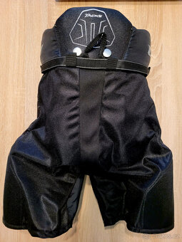 Hokejová výstroj CCM Tacks JUNIOR - vel. M NOVÁ - 4