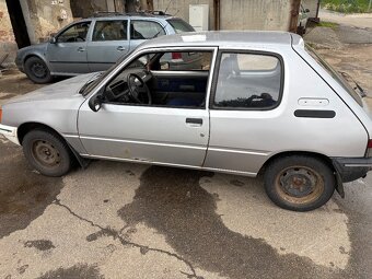 Peugeot 205 - 4