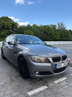 BMW e90 330d lci - 4