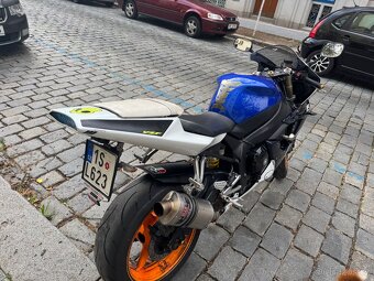 Yamaha R1 RN-09 - 4