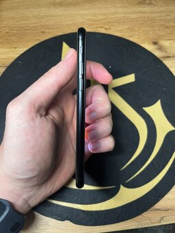 Apple iPhone SE 2020 - 64 GB - záruka - 4