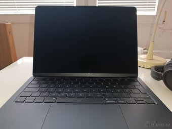 MacBook Air 13" M3 temně inkoustový - 16GB RAM, 512GB SSD - 4