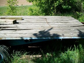 PRODÁM jednoosý plošinový robust. přívěs ( vlečku ) : - 4