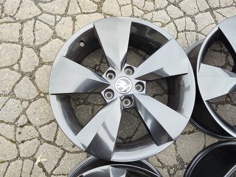 17"černá alu sada Nanuq 5x112 origo Škoda Kodiaq Tiguan 2 - 4