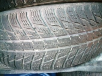 Zimní 225/60 r17 nokian - 4