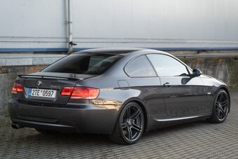 BMW E92 330i - 4