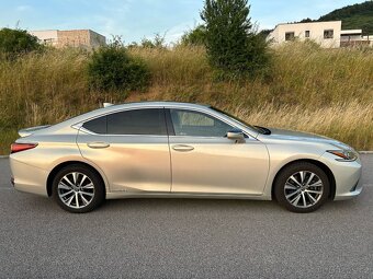 LEXUS ES300h - 4