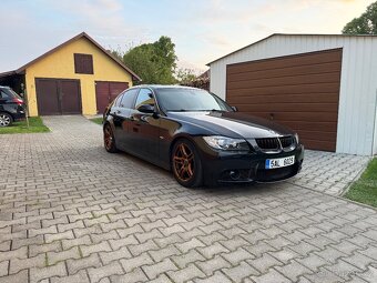 Prodám BMW e90 330d 195kw - 4
