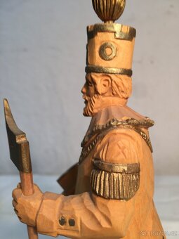 Vyřezávaná soška zlacená horník - uniforma hornický znak - 4