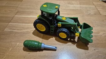 Skládací - šroubovací traktor John Deere - 4