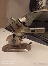Stará elektrická řezačka na koberce, řezačka koberců - 4