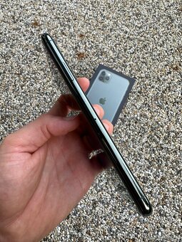 iPhone 11 pro max - baterie 100% - 4