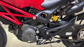 Ducati Monster 796 - 4