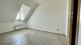 Pronájem bytu 2+kk Staré Město - 4