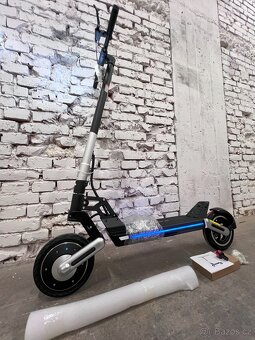 Nová elektrokoloběžka iENYRID M8 - 4