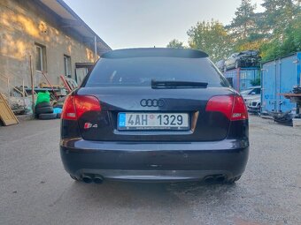 AUDI s4 B7 - 4