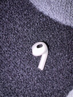 Prodám AirPods 3 - 4