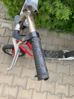 Koloběžka s nafukovacími koly - 4
