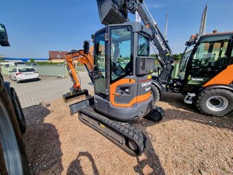 Minirypadlo Develon DX35-7 - 4