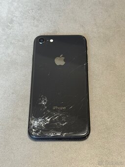 📱 iPhone 8 (prasklé zadní sklo) ✨ 64 GB - 4