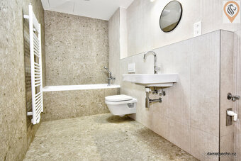 Pronájem bytu 2kk, terasa, předzahrádka, sklep, garážové stá - 4