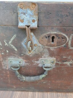 Starý vojenský dřevěný kufr - 4