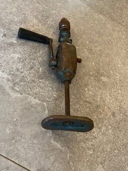 Stará ruční vrtačka - 4