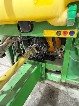 Prodam postrikovac John Deere 732 - 4