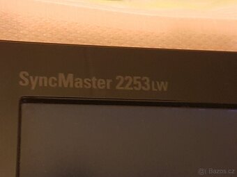 PC monitor Samsung SyncMaster 2253LW , 22″ - 4