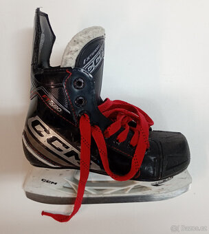 Brusle CCM Jetspeed FT680 YTH  EU32 - 4