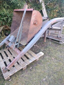 čelní nakladač BAAS  14 000kč - 4