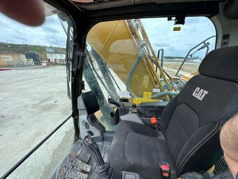 Pásový bagr CAT 320, rok výroby 2019, 8.344 motohodin - 4