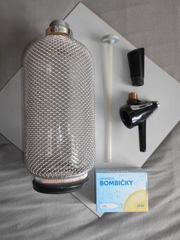 Stará sifonová láhev po repasi, plně funkční. - 4